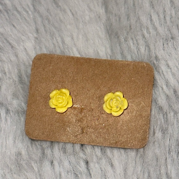 ❄️Yellow Flower Earrings - Picture 1 of 3